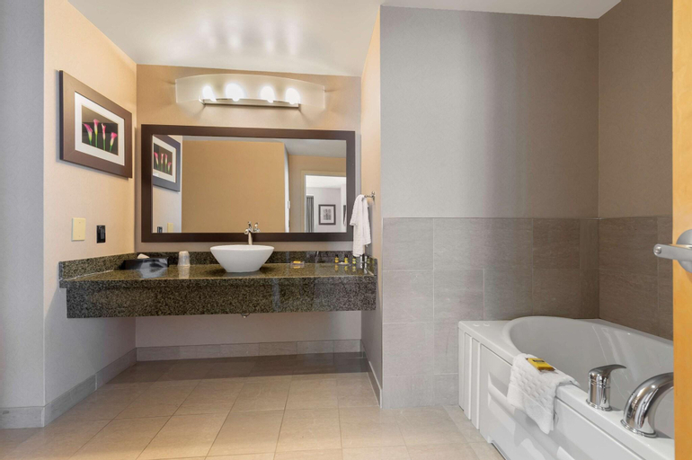 Bathroom 23