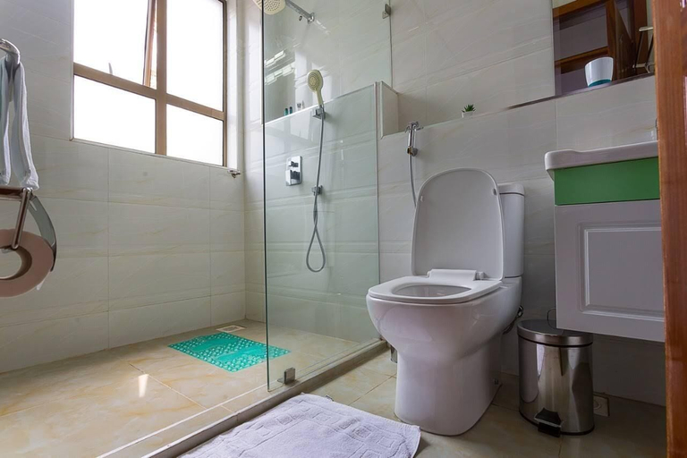 Bathroom, Lux Suites Teshana Apartments Kileleshwa, Dagoretti North