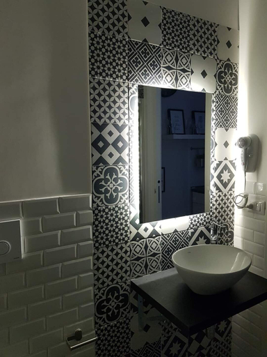 Bathroom 5, Duomo View Naples, Napoli
