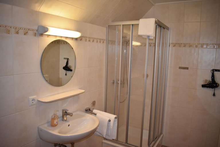Others 2, Pension zur Schleuse GARNI am Elbe Lubeck - Kanal in Witzeeze, Herzogtum Lauenburg
