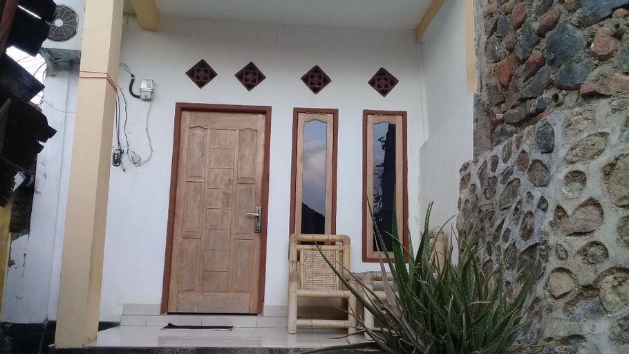 Exterior 6
