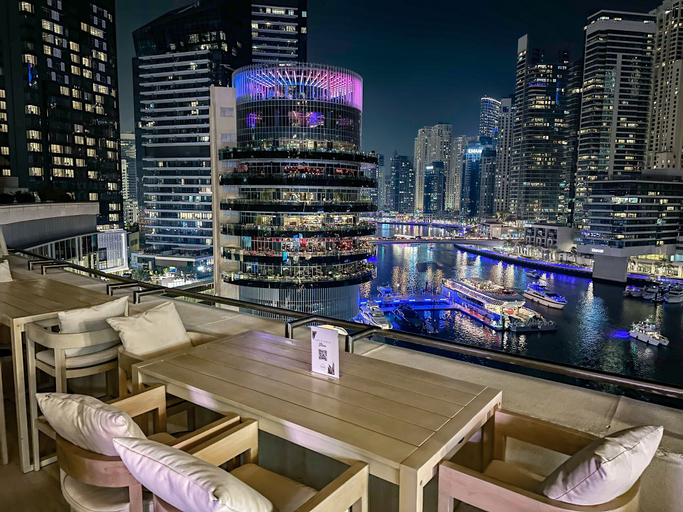 Food & Drinks, Scenic Views & Top Amenities - Address, Dubai