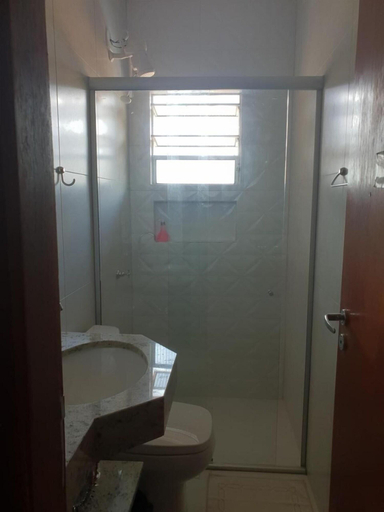 Bathroom 5, Hotel Refugio, Bonito