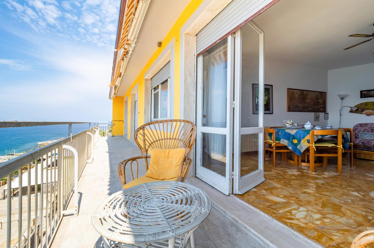 Exterior & Views 4, Blumele Lovely Sea View Apartment, La Spezia