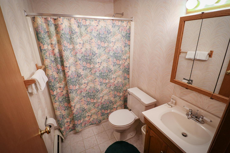Bedroom 3, Quaint Condo 5 minutes to the ski slopes Valley Park D1, Rutland