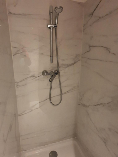 Bathroom 5, B96 suites, Bruxelles