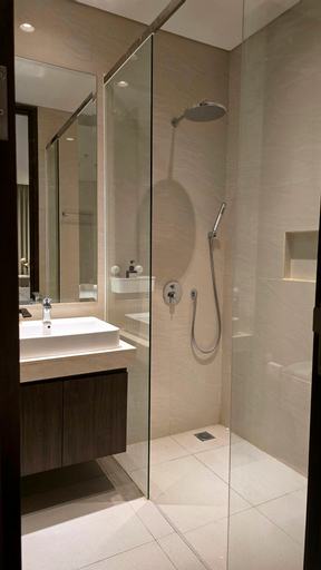 Bedroom 5, C’était le luxe at the Rosebay, Surabaya