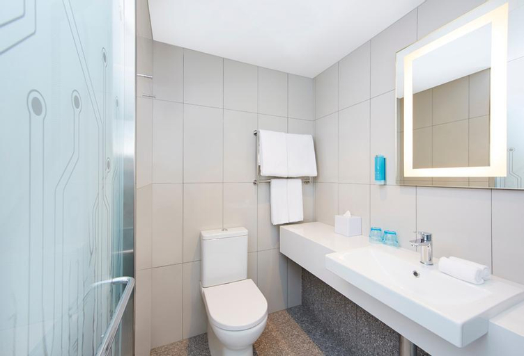 Bathroom 21