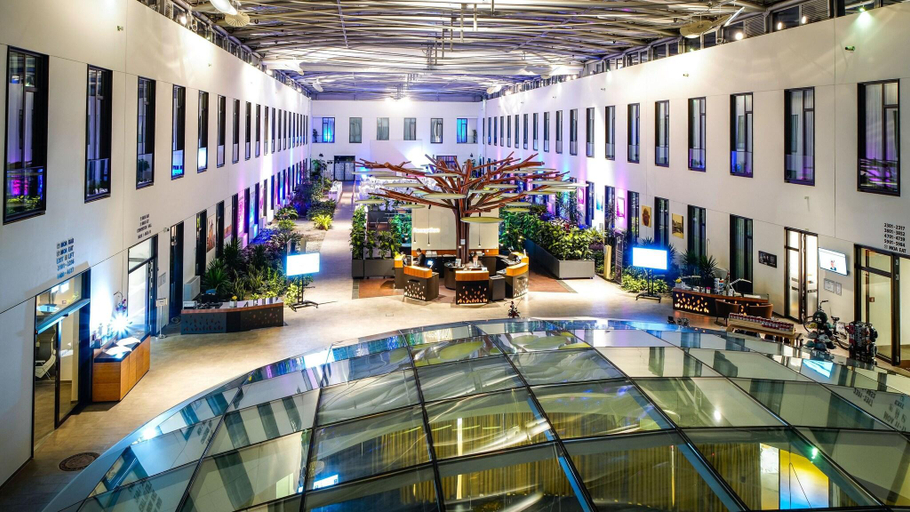 Public Area 3, MOA Berlin, Berlin