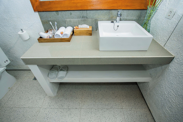 Bathroom 4, Karang Island Villa, Klungkung