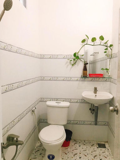 Bathroom, Nha nghi Gia An, Kiên Hải