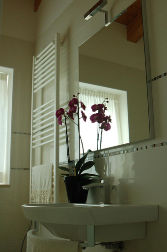 Bathroom 2, Quirinus Venetia Properties, Venezia