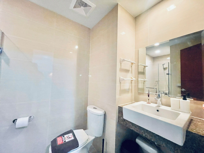 Bathroom 2, One Uptown Residence Near St Lukes, Taguig