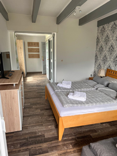 Bedroom 2, Berghaus Gesause Pension, Liezen