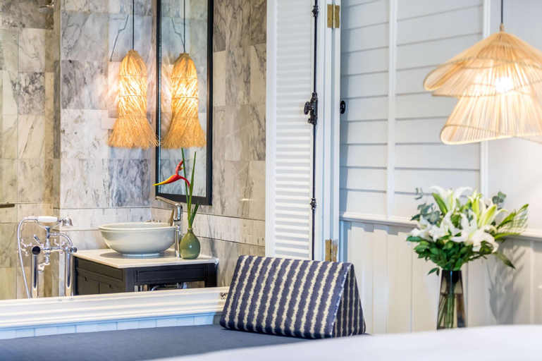 Bathroom 14