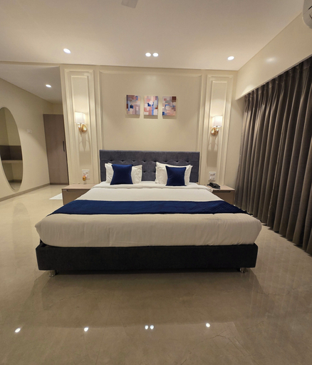 Bedroom 3, Western Hotel, Chandrapur