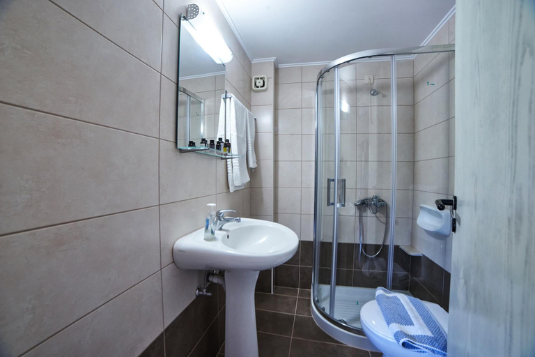 Bathroom 3, Nancy Chara Apartments, Crete