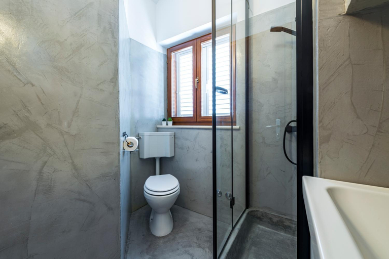 Bathroom 3, Couple getaway apartments, Pojezerje