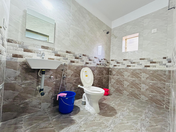 Bathroom 4, Blue Stay Inn Holiday Home - Near Baga Calangute Beach, North Goa