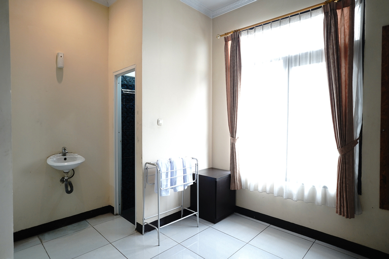 Bathroom 4