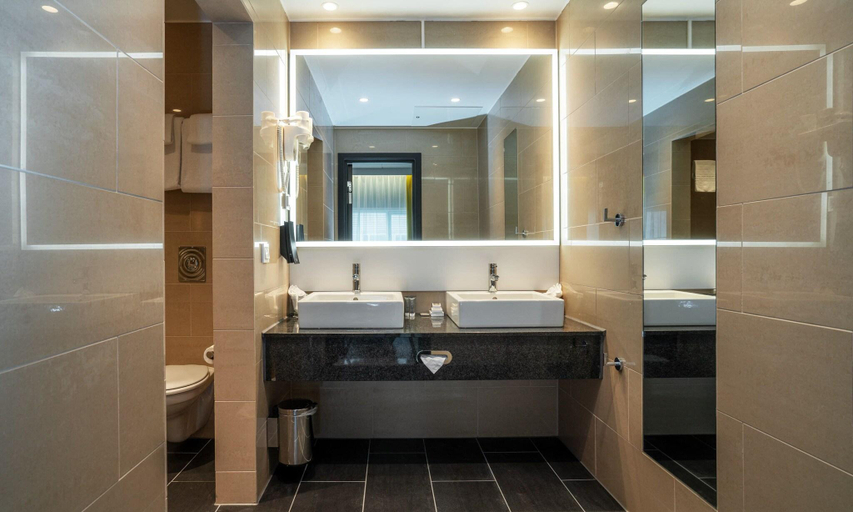 Bathroom 4, Thon Hotel Oslo Airport, Ullensaker