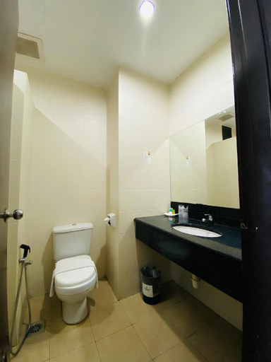 Bathroom 10