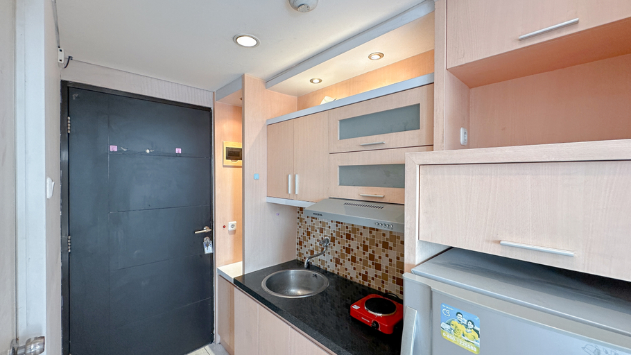 Others 3, Serene and Comfy Studio at Puri Mas Apartment By Travelio, Surabaya
