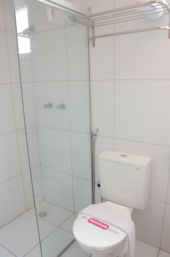 Bathroom 4, Ara Praia Hotel, Fortaleza