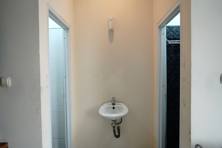 Bathroom 10