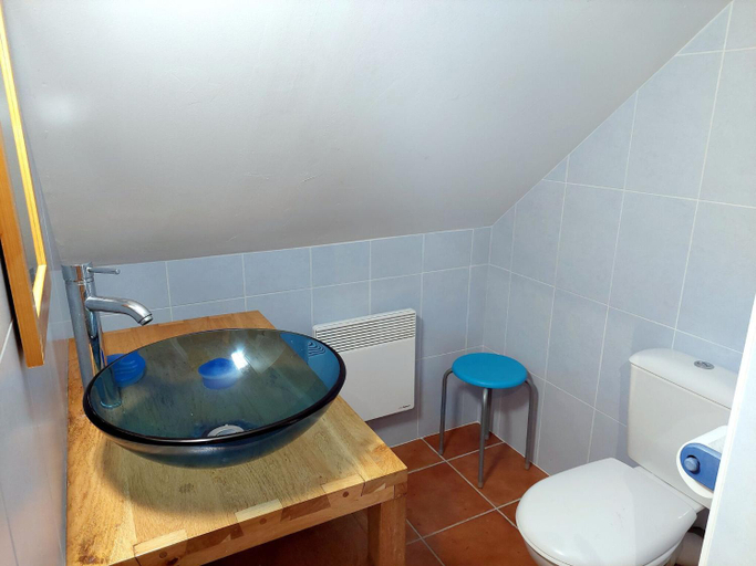 Bathroom 3, Stone House in Cleder near Sandy Beach, Finistère