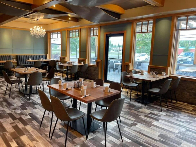 Food & Drinks 5, Prestige Hudson Bay Lodge & Conference Centre, Bulkley-Nechako