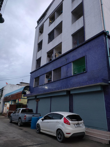 Exterior 10