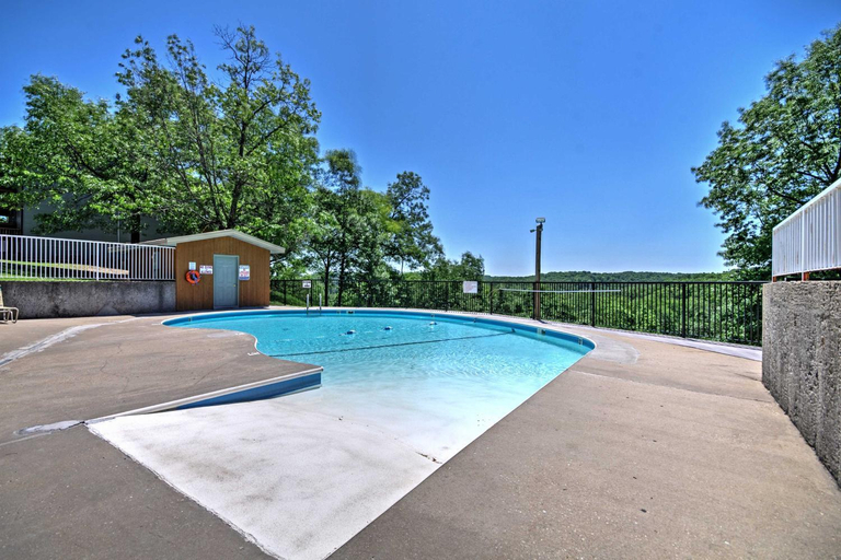 Others 5, 2 Mi to Silver Dollar! Updated Branson West Condo, Stone