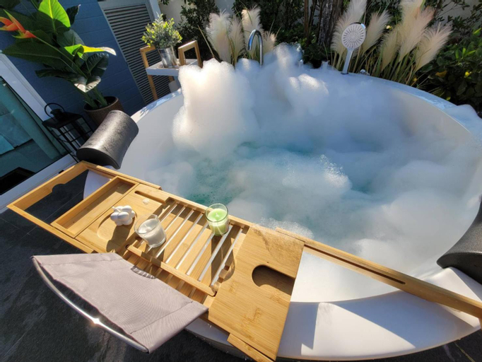 Swimming Pool 13