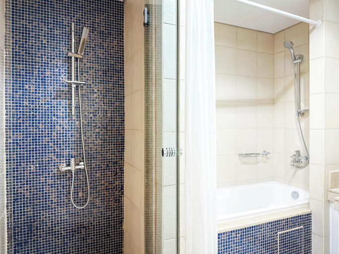 Bathroom 4, Bright 2BR Apartment with Garden View, Dubai