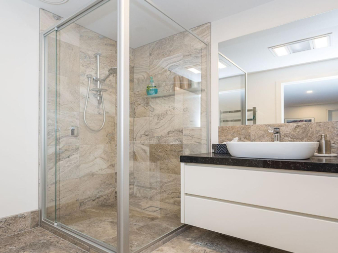 Bathroom, Across The Road From The Beach inlet side, Bass Coast Bal