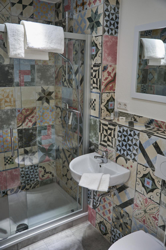 Bathroom 9