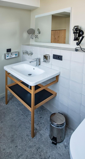 Bathroom 2, Cafe Coureur Borgloon, Limburg