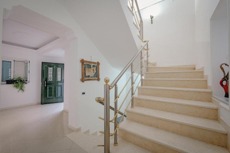 Others 5, Villa Xika, Sarandës