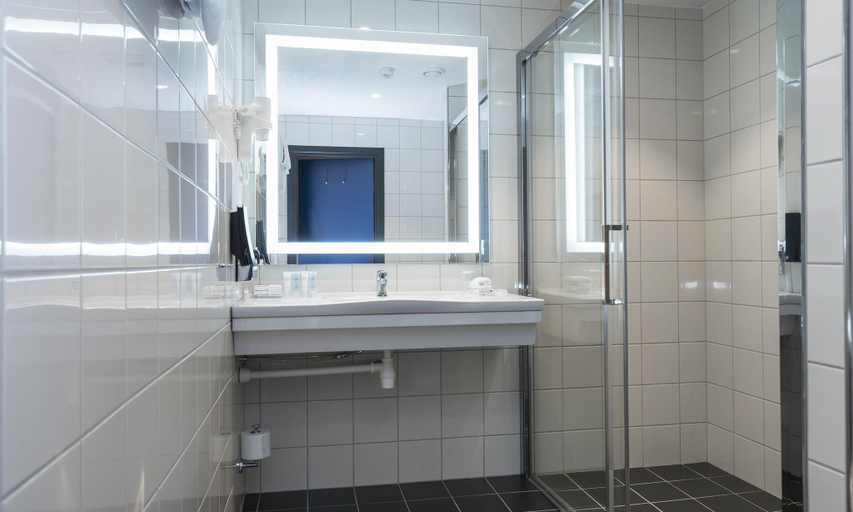 Bathroom 4, Thon Hotel Nordlys, Bodø