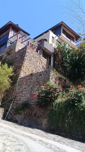 Exterior 11
