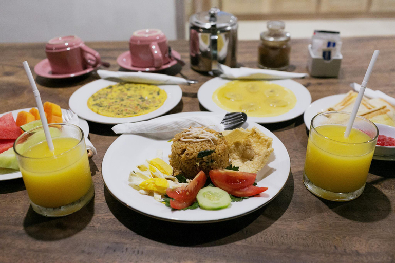 Food & Drinks
