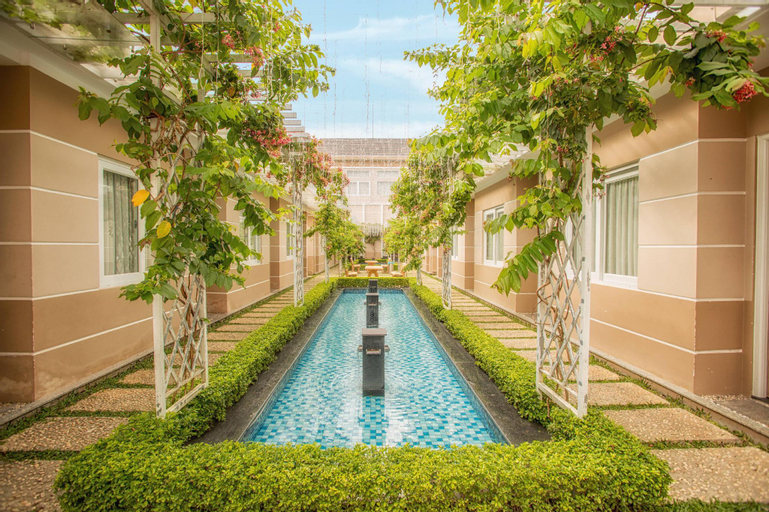 Swimming Pool 1
