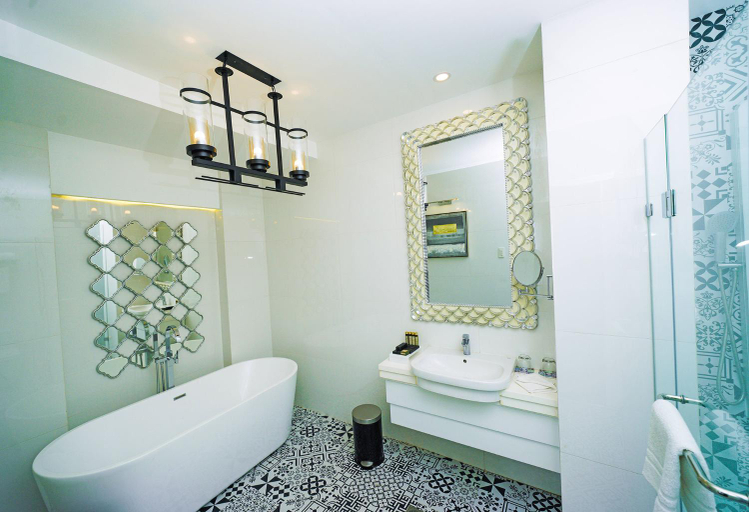 Bathroom 4, Hotel Carlito Tagaytay, Tagaytay City