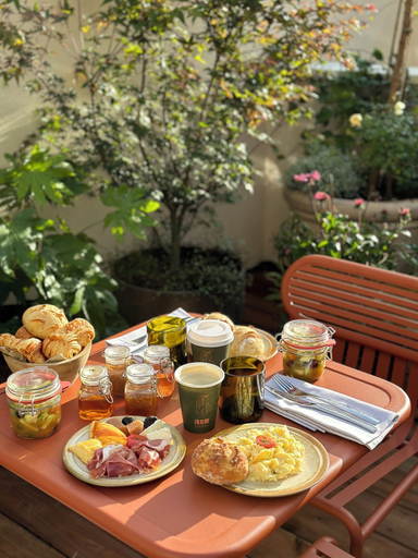 Food & Drinks 2, FOLKLORE Boutique Hotel, Cher