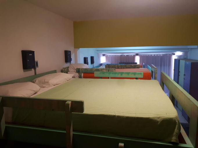Others 3, Hostel del Puerto, n.a351