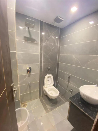Bathroom, Goroomgo Viren International Agra, Agra