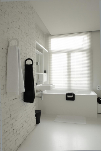 Bathroom 3, Maison Nationale City Flats & Suites, Antwerpen