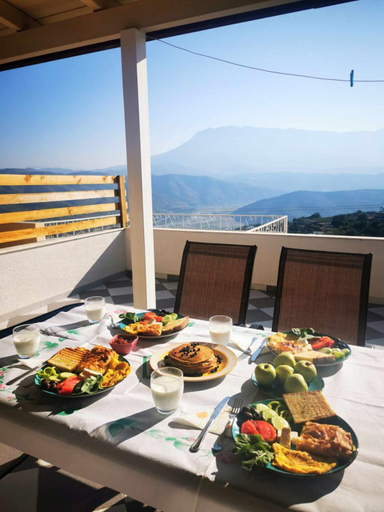 Food & Drinks 4, Villa Kuci, Drobonik Berat, Beratit