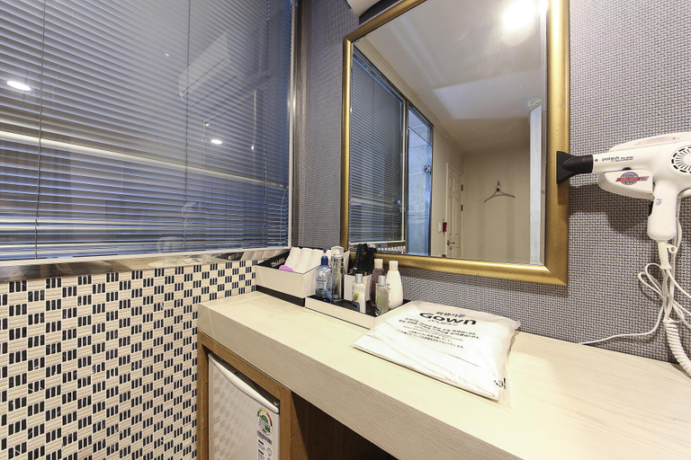 Bathroom 4, Central Hotel, Changwon